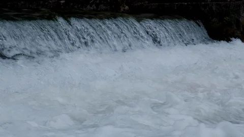 Mountain river. strong flow clean water blue. Slow motion. spray  water. Vidéo 108649542