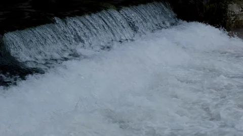 Mountain river. strong flow clean water blue. Slow motion. spray  water. Vidéo 108650261
