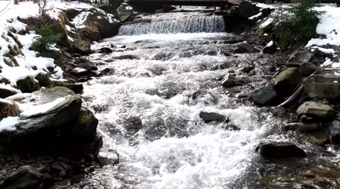 Mountain River Waterfall in Spring Forest. Vídeo Stock 61016082