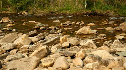 Mountain riverside Stockbeeldmateriaal 39194860