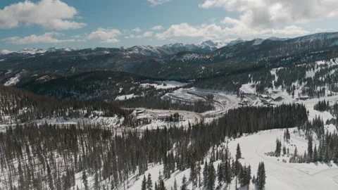 Mountain Road 7 (Tilt Down &amp; In) 動画素材 221133876