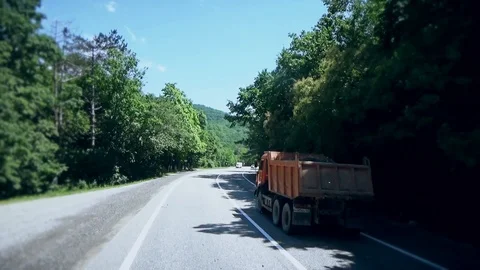 Mountain road in clear weather Video stock 112920111