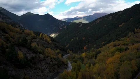 Mountain road in fall 4K drone footage 스톡 동영상 297655297
