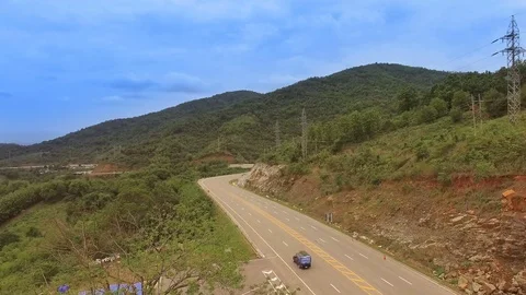 Mountain road Stock-Footage 76684340