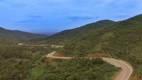 Mountain road Stock-Footage 76684496