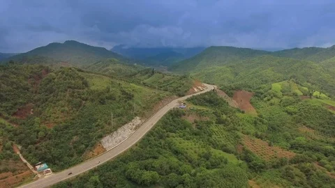 Mountain road Stock-Footage 76684724