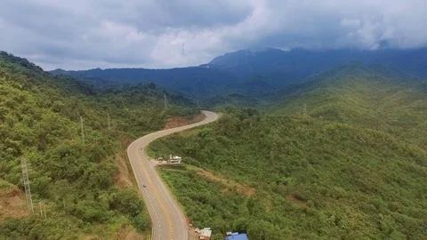 Mountain road Stock-Footage 76907359