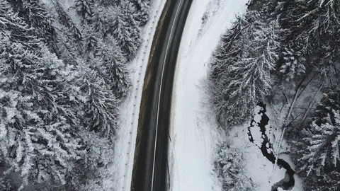 Mountain road in the winter forest, top view, car rides, 4k. Stock Footage 121518695