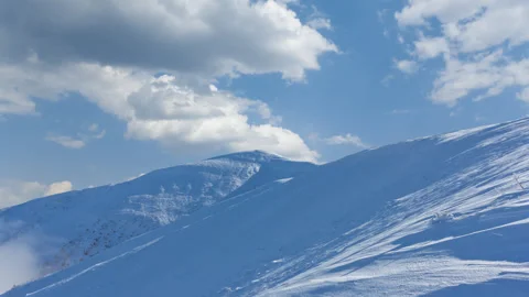 Mountain in a snow time lapse scene Vídeos de archivo 263912093