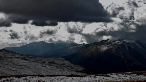 Mountain storm at 25fps Vidéo 43767723