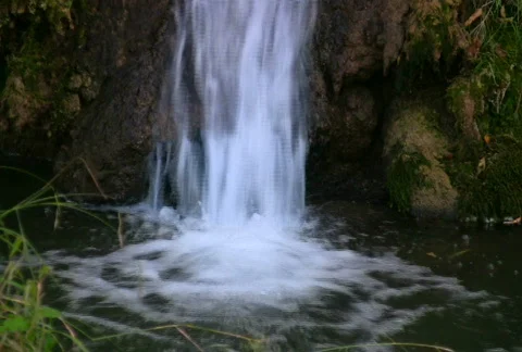 Mountain stream 12 NTSC HD &amp; PAL Available Video stock 300023