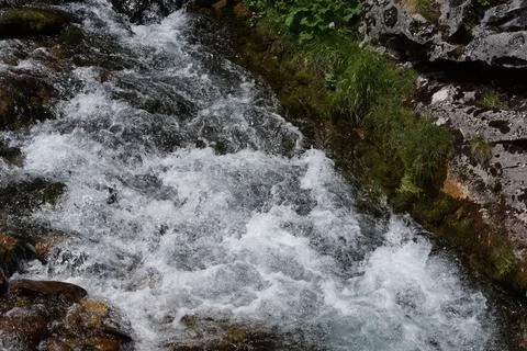 Mountain stream - 8 Fotos Stock