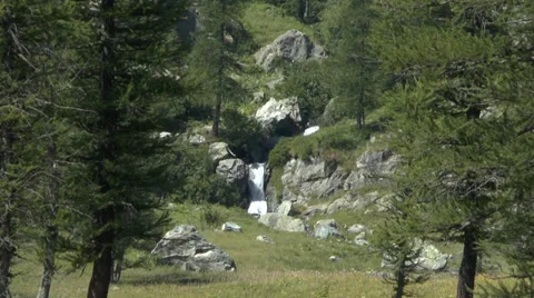 Mountain Stream from a Distance 動画素材 32280973