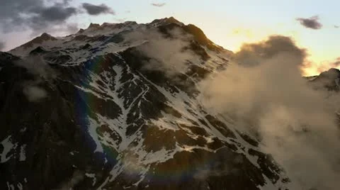 Mountain Sunrise Through the Clouds Видео 11120901