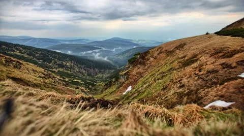 Mountain timelapse with cloudy sky 스톡 동영상 67627391