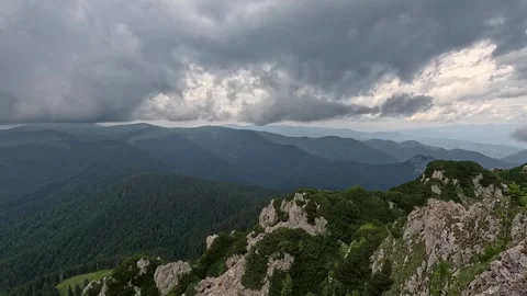 Mountain Timelapse with Dark Storm Clouds Moving Over Peaks 库存影片 344648288