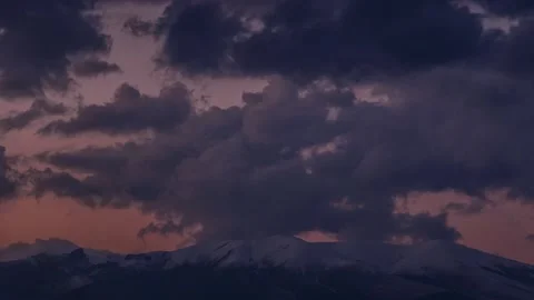MOUNTAIN TIMELAPSE AT EVENING , 4k Video stock 141944982