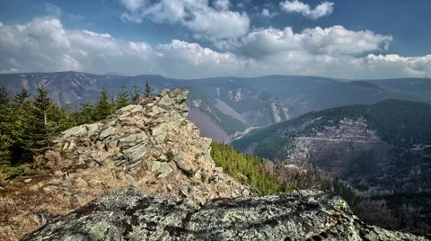 Mountain timelapse with rock and cloudy sky 스톡 동영상 67627362