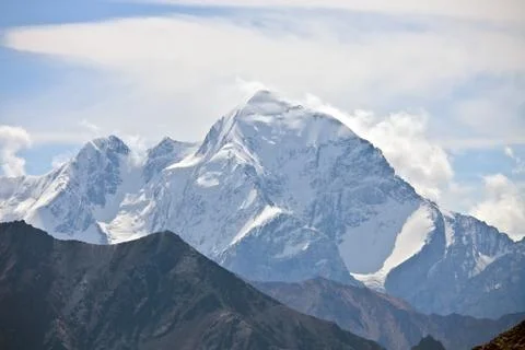 The mountain top with steep slopes, cliffs, glaciers Foto stock