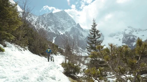 Mountain trail in the valley with a view of the mountains Video stock 109389493