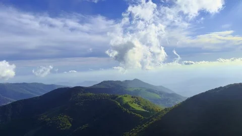 Mountain Train with Window View on the Autumn Forest and Mountainscape Stockbeeldmateriaal 265850265