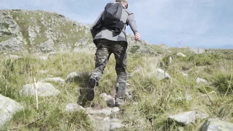 Mountain trek Vídeos de archivo 263312742