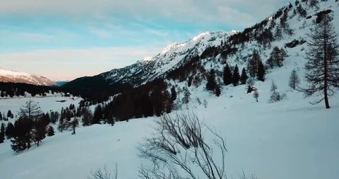 Mountain Valley Stockbeeldmateriaal 126287032