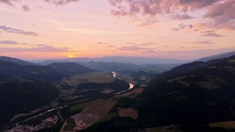 Mountain valley sunset drone Stockbeeldmateriaal 335713270