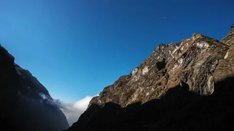 Mountain Valley Timelapse with Cloud 4 (Annapurna Trek) Stock Footage 140931595