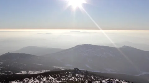 Mountain Valley in Winter 動画素材 63556634