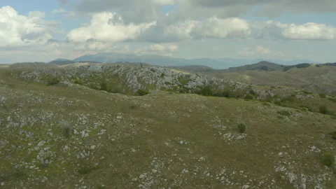Mountain Valleys with Trees and Grass in Macedonia 스톡 동영상 138840936