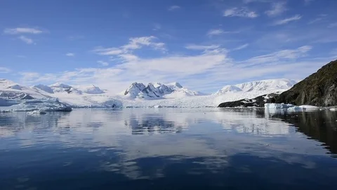 Mountain view in Antarctica 스톡 동영상 75364642