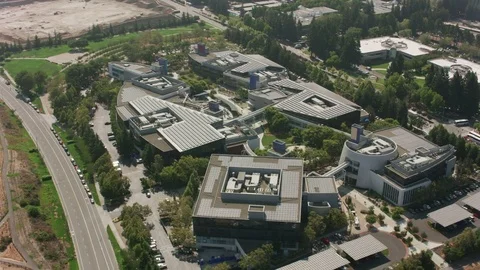 Mountain View, California circa-2017, Aerial shot of Googleplex, Google's global Vídeos de archivo 84559169