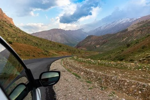 Mountain view from a car with a mirror Foto stock