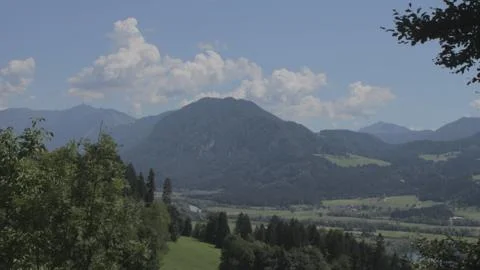 Mountain view with clouds and foreground Foto stock