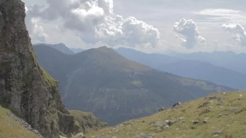 Mountain view with clouds and foreground Foto stock