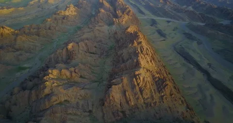 Mountain view in the mongolian desert Stock Footage 122138287