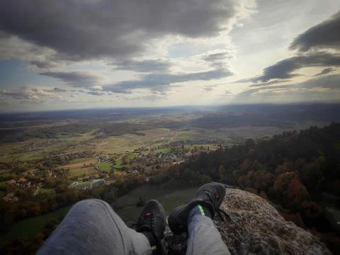 Mountain View with Relaxing Man Stock-Fotos