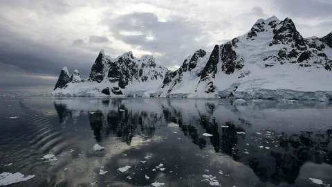 Mountain view from ship in Antarctica Stock Footage 171368852