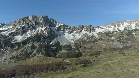 Mountain view with snow from the air Video stock 150819402