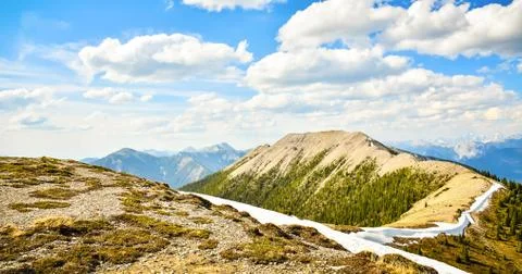 Mountain view from summit in Spring Foto stock