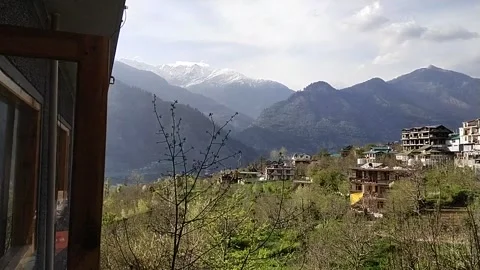 Mountain view from window teracce Vidéo 238743062