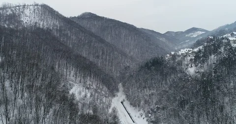 Mountain Village in Winter 스톡 동영상 101825642