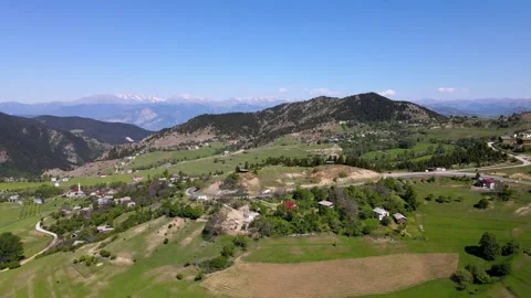 Mountain Villages Vídeos de archivo 335032596