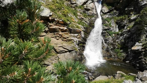Mountain waterfall in the Pyrenees. Video stock 94055965