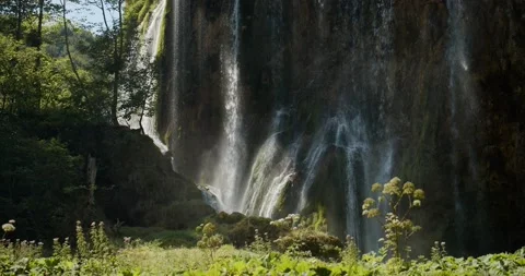 Mountain waterfall in slow motion Vídeos de archivo 205303329