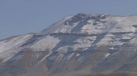 Mountain zoom out Stock Footage 58209562