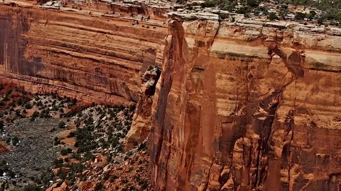 Mountain zoom out 動画素材 240337404