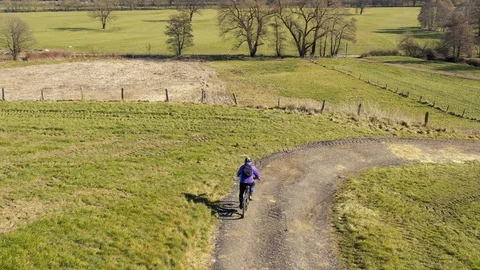 Mountainbiking downhill Stock Footage 103564067