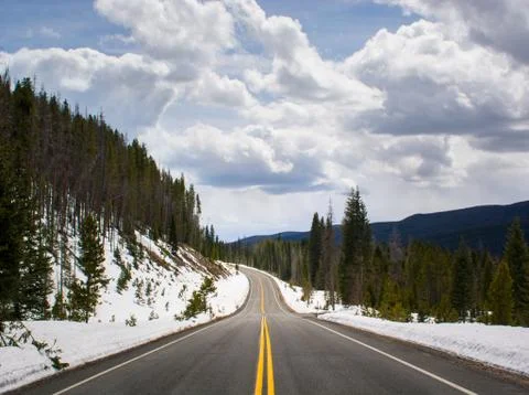 A Mountainious Road Stockfoto's